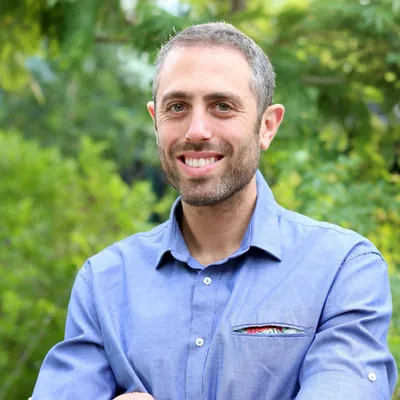 Nir Diamant, AI Researcher, Educator & Author of RAG Made Simple (Amazon Bestseller in Generative AI). Creator of DiamantAI GenAI tutorials on AI agents, RAG systems, and prompt engineering.